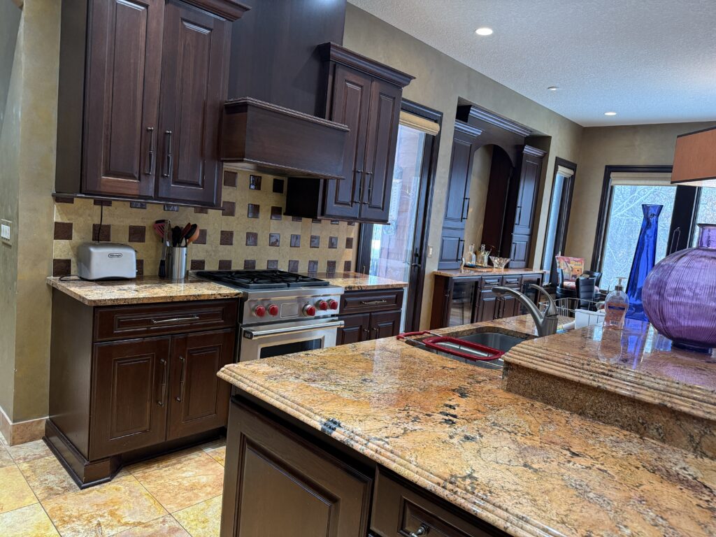 Deep Cleaning vs Regular Cleaning