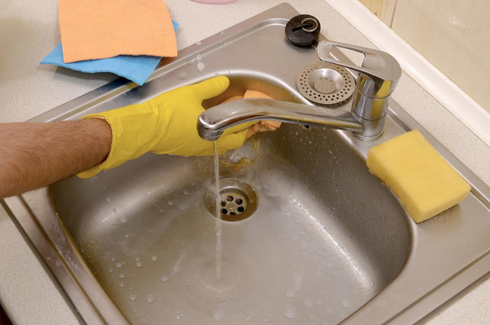 how to clean a kitchen sink
