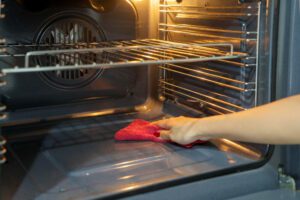 how to clean an oven naturally