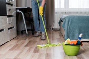 how to clean laminate floors